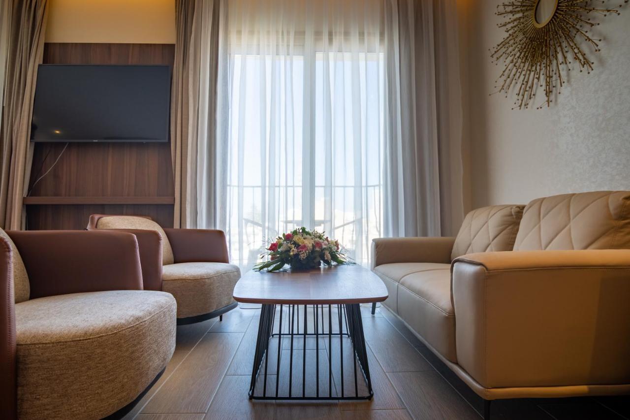 Leonardo Boutique Hotel Larnaca Exteriör bild